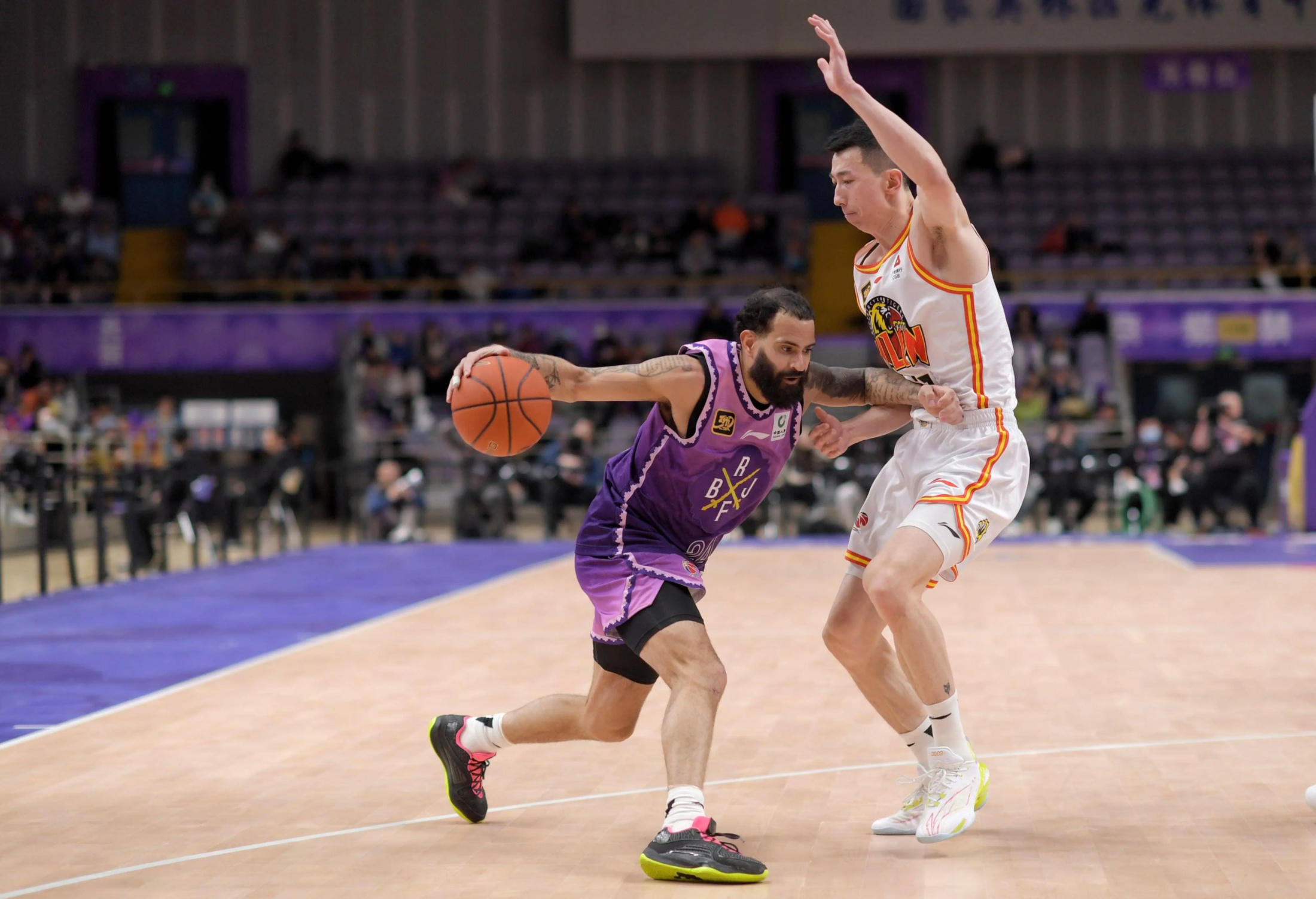 开云-欧超杯赛程吃紧；山东男篮清晨篮板制胜；信心回归；赛季目标并未改变的简单介绍